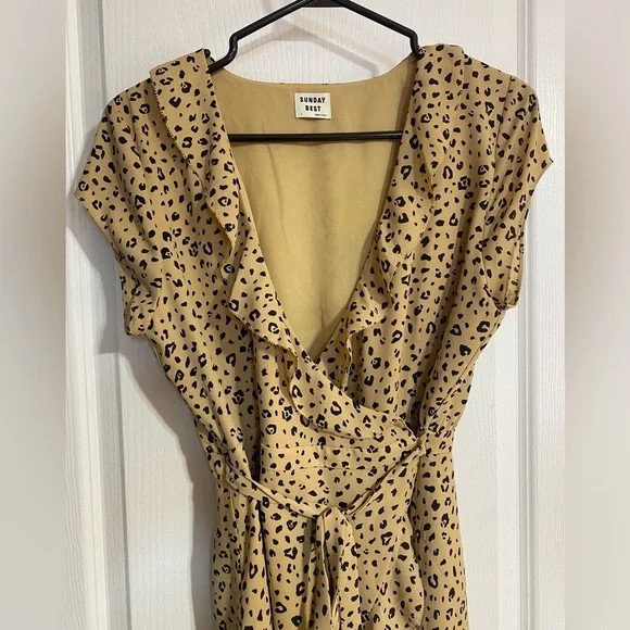 Aritzia Sunday Best Leopard Wrap Mini Flowy Lightweight V Neck Dress Size 4 - Picture 3 of 12